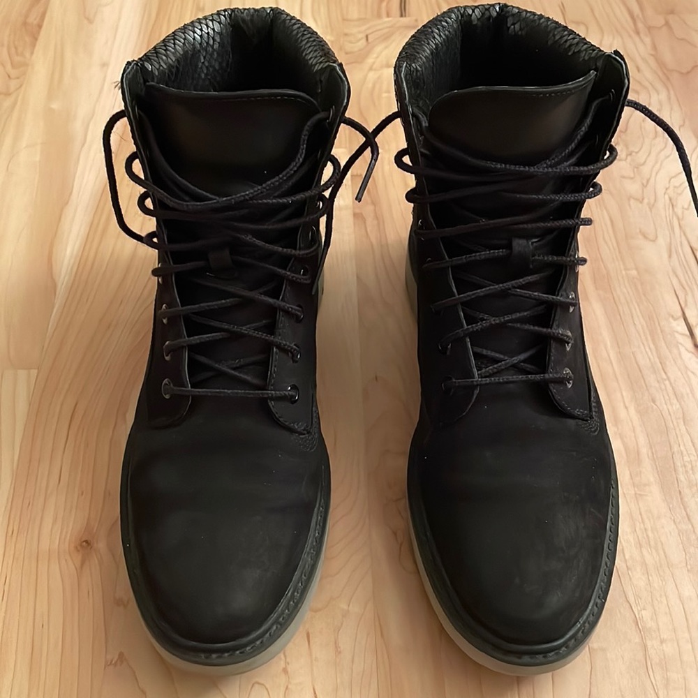 Timberland Kenniston Boot Black Nubuck Size